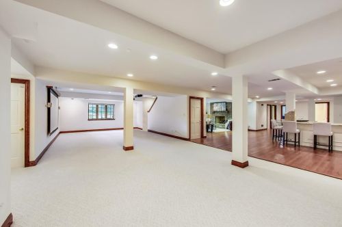 6972 Fieldstone Dr, Willowbrook IL  60527-6969 exterior