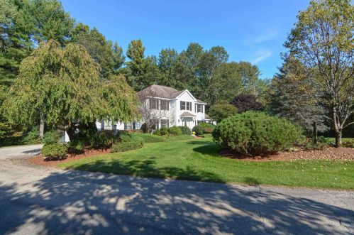 12 Quarry Rd, Nashua, NH 03062-1727
