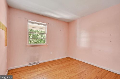 7301 Lackawanna Dr, Springfield VA  22150-4418 exterior