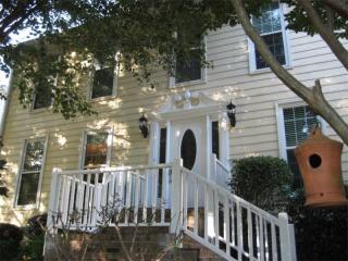 2850 Shurburne Dr, Alpharetta, GA 30022-6879