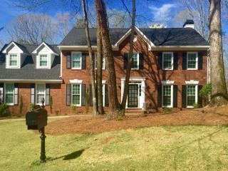 8181 Willow Tree Way, Alpharetta, GA 30005-4164