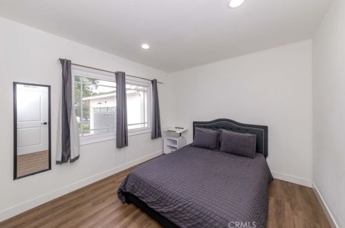 1048 Fairbrook Ln, Santa Ana CA  92706-1106 exterior