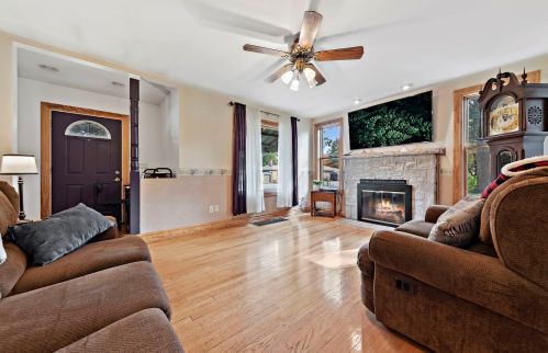 757 Kennedy Dr, Kankakee, IL 60901-2232