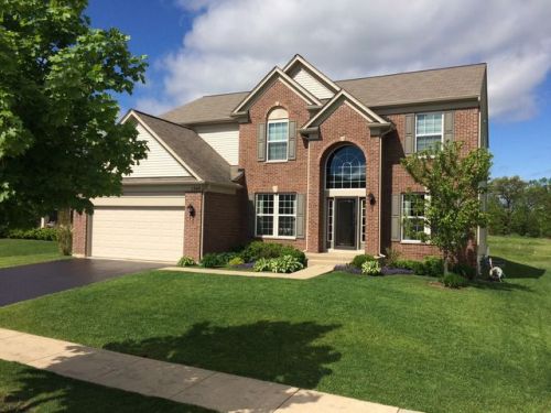 1268 Blue Heron Cir, Antioch, IL 60002-6402