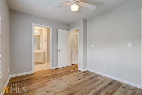 1516 Howell Mill Rd, Atlanta GA  30318-3165 exterior