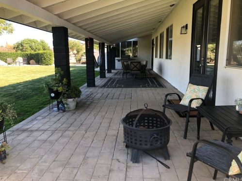 17430 Seven Springs Way, Riverside CA  92504-9435 exterior