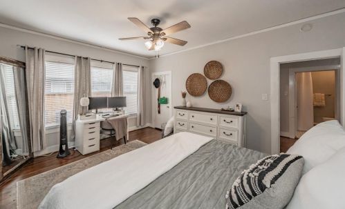 2410 Kenley St, Fort Worth TX  76107-4924 exterior