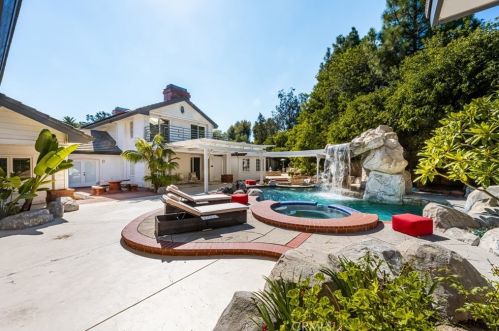 4501 Cerro Vista Dr, Anaheim CA 92807 exterior