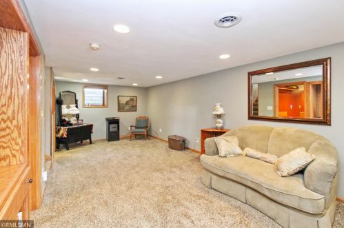 600 Greene Ave, Saint Paul MN  55128-6622 exterior