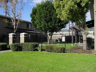 10566 Hole Ave, Riverside CA  92505-1688 exterior