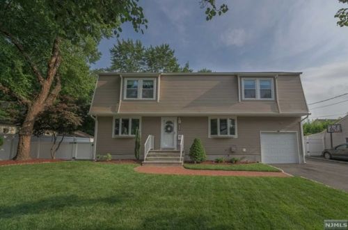 322 Woodland Rd, N Milford, NJ 07646-2324