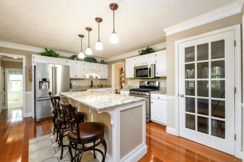 4211 Weston Dr, Lilburn, GA 30047-3167
