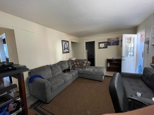 621 Circle Dr, Palo Alto, CA 94303-2302