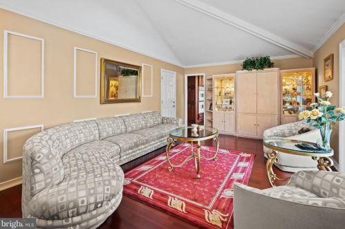 16 Ronit Dr, Trenton NJ 08628-2225 exterior