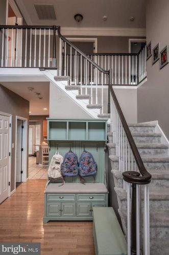 125 Gap Vw Blvd, Harpers Ferry WV 25425-3003 exterior