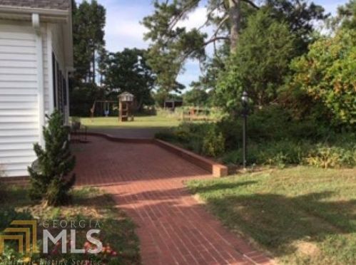 428 Ridge Rd, Hartwell, GA 30643-1631