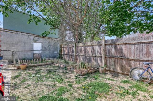 318 Hawthorne St, York PA 17404-3154 exterior