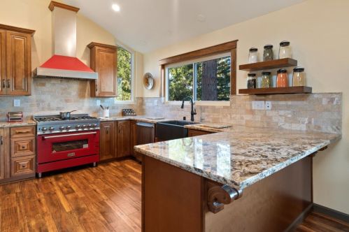 236 Crows Nest Dr, Big Basin, CA 95006-9352