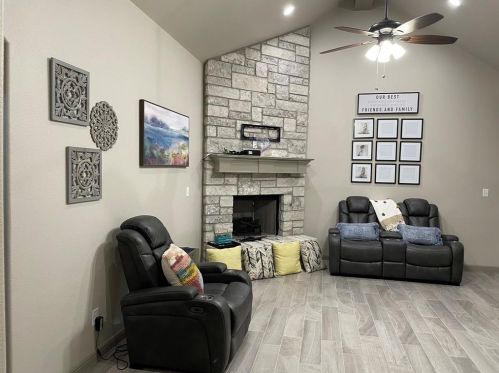 3316 White Horse Dr, Granbury TX  76049 exterior