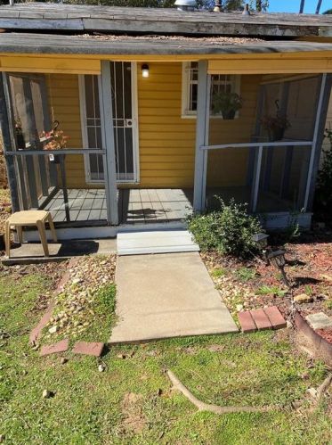 70 Evelyn Rd, Porterdale, GA 30016-1800