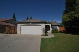 700 Pistachio Ave, Clovis, CA 93611-6278