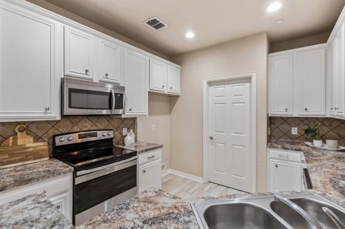 3622 Boxwood Dr, Garland TX 75040-8798 exterior