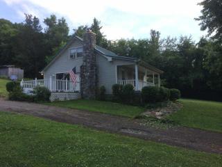 3180 Locke Creek Rd, Readyville, TN 37149-5132