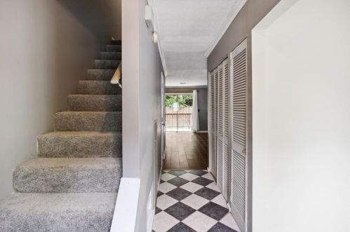 4049 Bayside Cir, Atlanta, GA 30340-4236