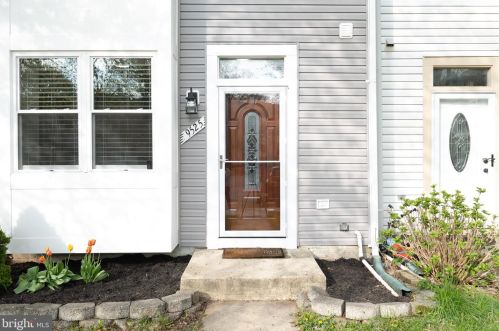 9525 Clocktower Ln, Columbia MD  21046-1870 exterior