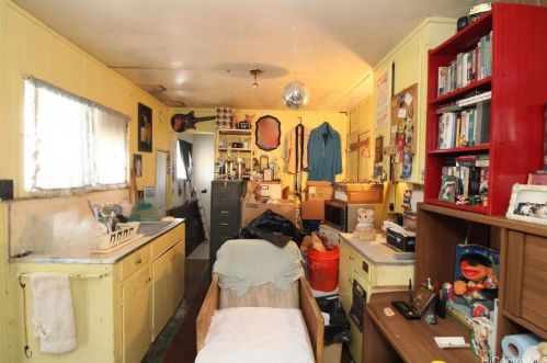 3645 Puuku Makai Dr, Honolulu HI  96818-2815 exterior