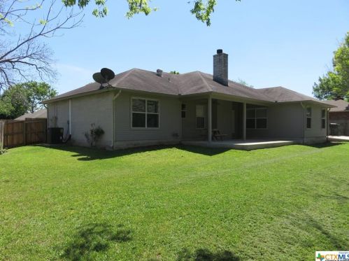 202 Parkridge Cir, Seguin TX  78155-7159 exterior