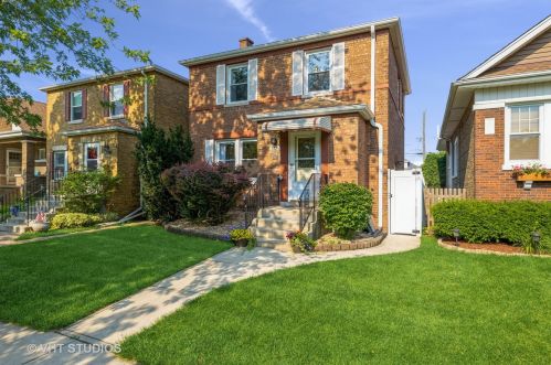 3326 Oak Ave, Brookfield, IL 60513-1320