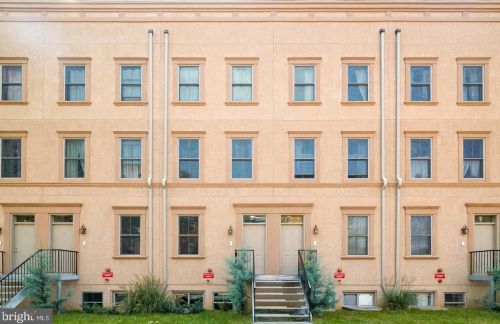 2012 Girard Ave, Philadelphia PA  19130-1421 exterior