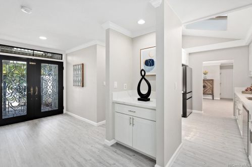 7825 Makaaoa Pl, Honolulu, HI 96825-2827