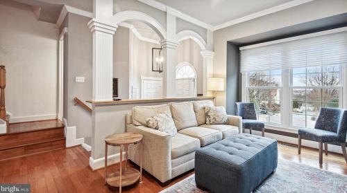 6028 Kelsey Ct, Falls Church, VA 22044-2944