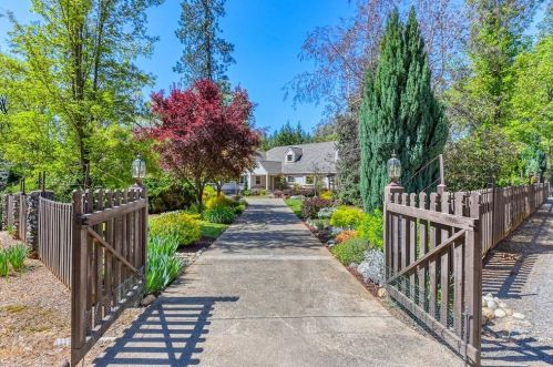 16808 Tudor Ln, Meadow Vista, CA 95722-9413