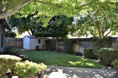 9029 Laguna Springs Way, Elk Grove, CA 95758-5326
