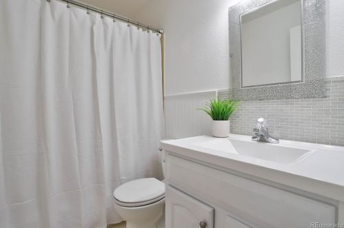 18585 Greenwood Pl, Denver CO  80013-5721 exterior