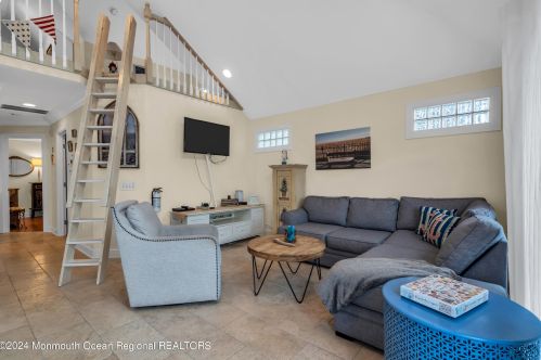 211 Canal Ln, Lavallette NJ  08735-1604 exterior