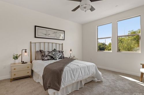 806 Santa Ana Blvd, Santa Ana CA 92701-3962 exterior