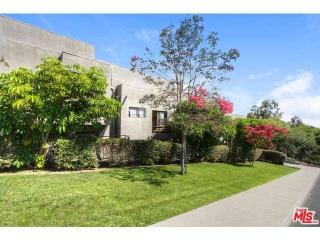 1834 Alvarado St, Los Angeles, CA 90026-1781