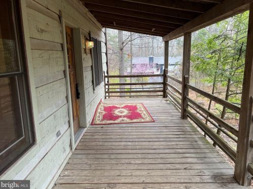 99 Northwood Cir, Cross Junction, VA