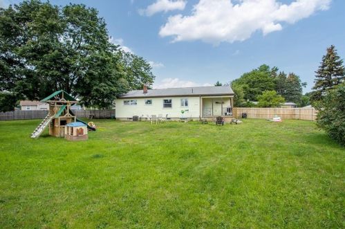 144 Ticonderoga Dr, Warwick, RI 02889-4384