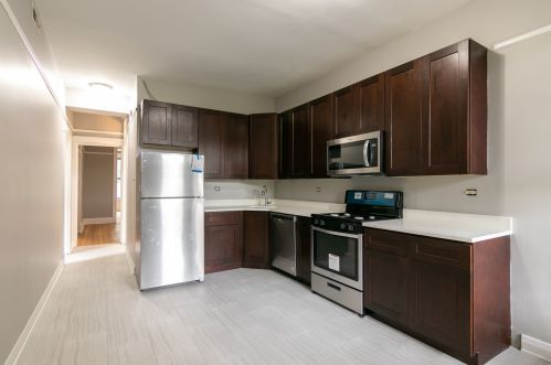 1049 Webster Ave, Chicago, IL 60614-3524
