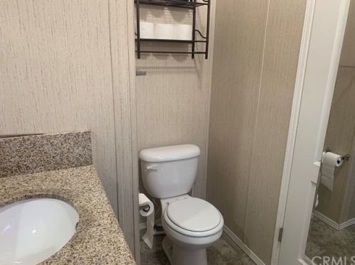 7560 Woodman Pl, Van Nuys CA  91405-1555 exterior