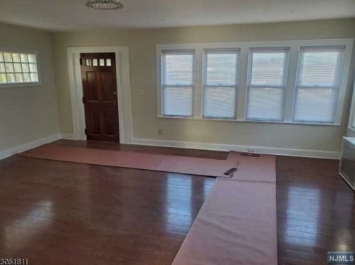 723 Midland Ave, Outwater, NJ 07026-2117