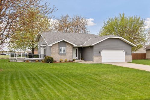 1807 Prairie Rose Ln, Saint Cloud, MN 56303-1141