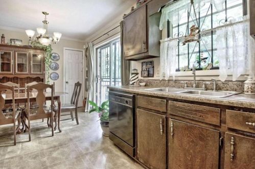 2203 Fairway Cir, Atlanta GA  30319-3825 exterior