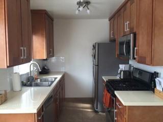1528 10th St, Santa Monica CA  90401-2860 exterior