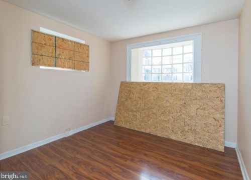 2121 22nd St, Philadelphia, PA 19121-1401